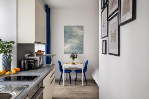 enjoy downtown boutique apartments 12 by goodnite cz
