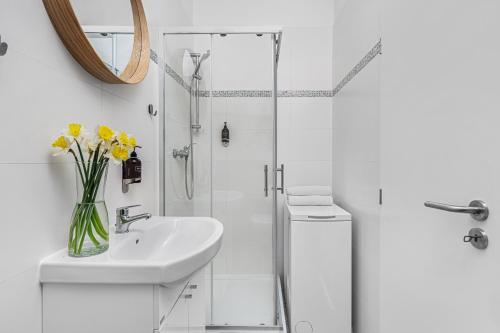 enjoy downtown boutique apartments 12 by goodnite cz
