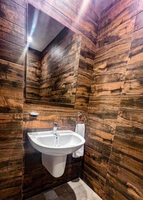 anthonian suites