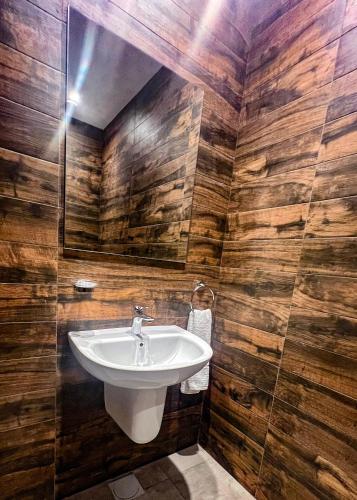anthonian suites
