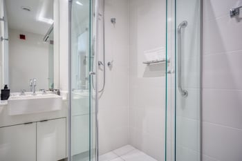 360 the collection madalena