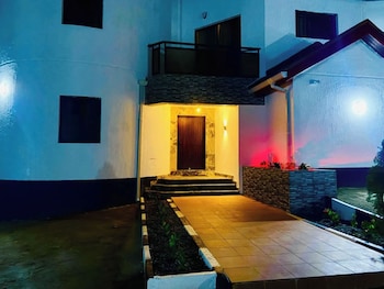 Grandserve Luxury Apartments,,3 star