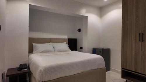 grandserve luxury apartments