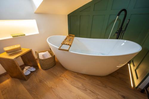 36 slow living rooms