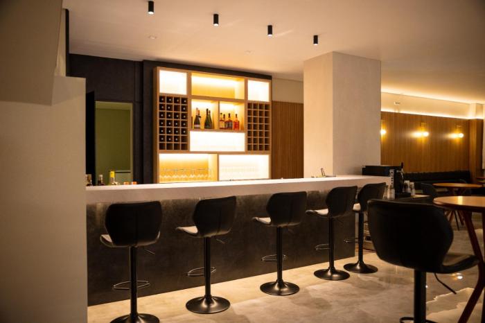 bon vivant hotel