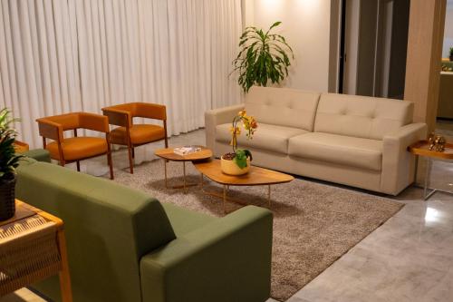 bon vivant hotel