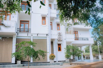 kings town hotel