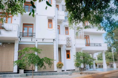 kings town hotel