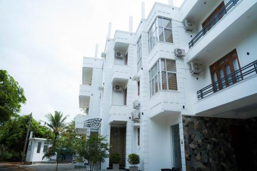 kings town hotel