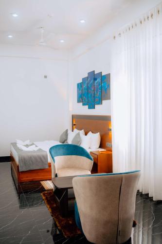 kings town hotel