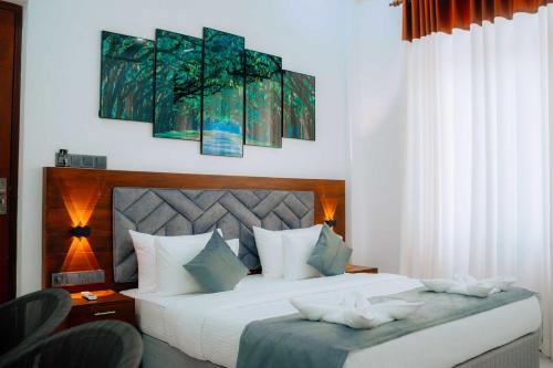 kings town hotel