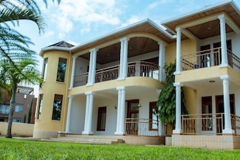 Elegant Villa Apart,,3 star