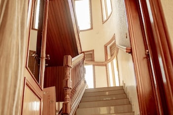 Elegant Villa Apart,,3 star