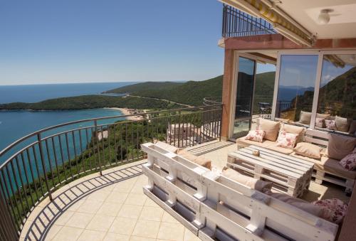 calma vista apartments