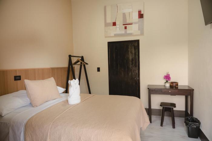 hotel and brunch lirio de los valles