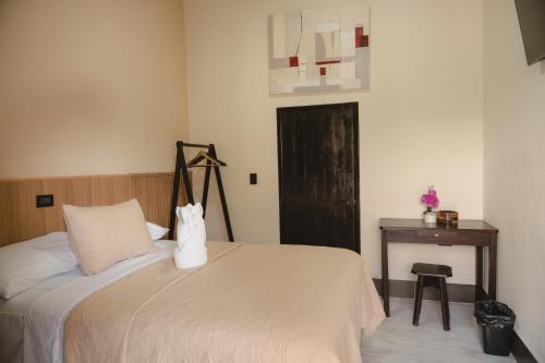 hotel and brunch lirio de los valles