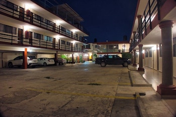 hotel meson del bosque