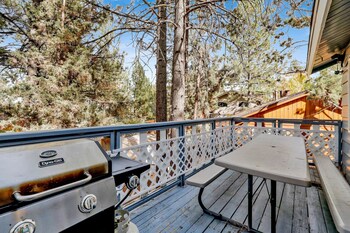 Sweet Cabin Home Gateway #2576,,2 star