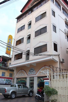 lucky 2 guesthouse