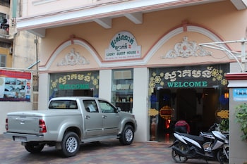 lucky 2 guesthouse