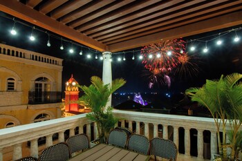 anna hotel free ticket cable car and hon thom water park