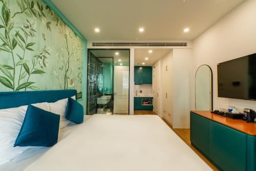 anna hotel free ticket cable car and hon thom water park
