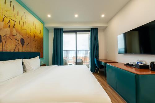 anna hotel free ticket cable car and hon thom water park