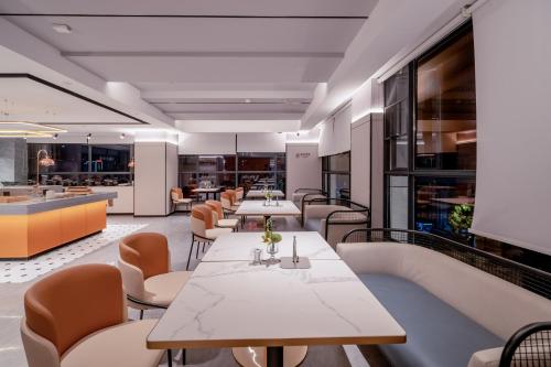 zhangjiajie homeinn plus hotel