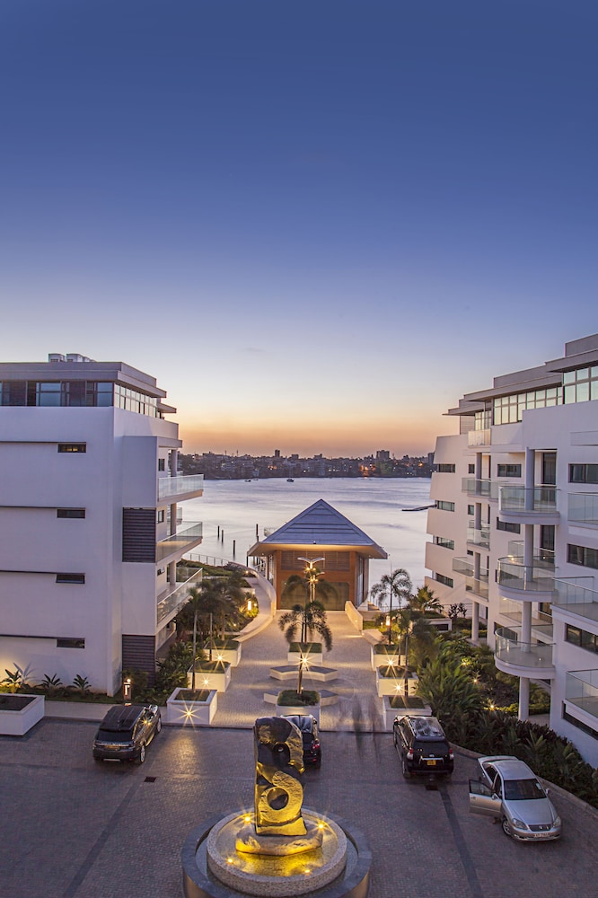 hotel english point marina and spa