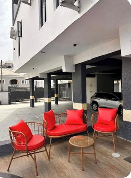 Snowdrop Apartments,,4 star
