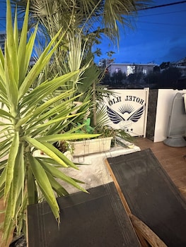 ilio boutique swim up rooms
