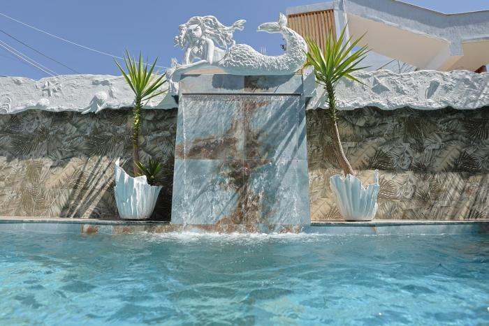 ilio boutique swim up rooms