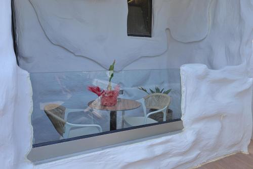 ilio boutique swim up rooms