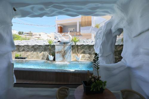 ilio boutique swim up rooms