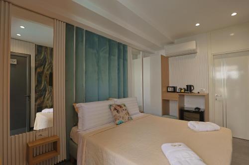 ilio boutique swim up rooms
