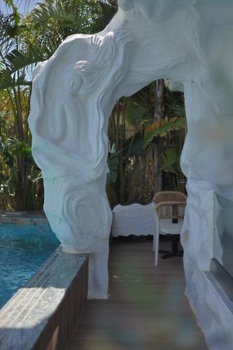 ilio boutique swim up rooms