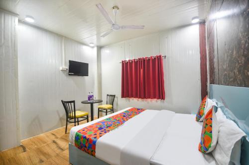 via red apple greater kailash