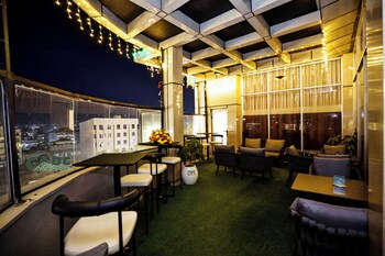 Cape Hotel,,3 star