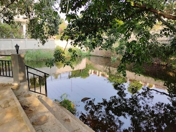 mansarovar bungalows
