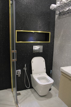 khatai royal hotel