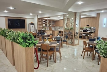 khatai royal hotel