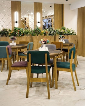 khatai royal hotel