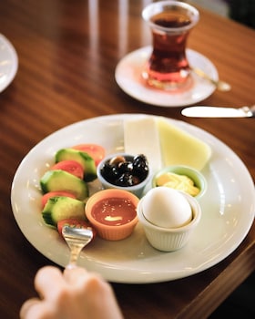 khatai royal hotel