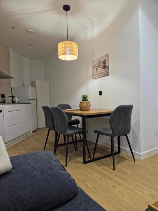 apartamentos picasso by gaiarooms