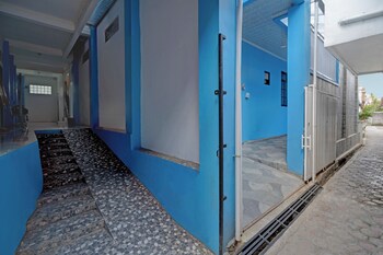 hotel o 94843 syariah hj lilis sukabumi