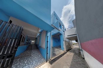 hotel o 94843 syariah hj lilis sukabumi