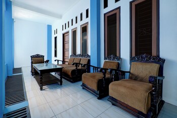 hotel o 94843 syariah hj lilis sukabumi