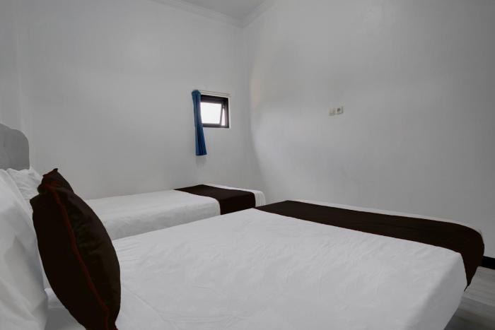 hotel o 94843 syariah hj lilis sukabumi