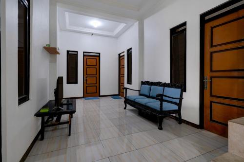hotel o 94843 syariah hj lilis sukabumi
