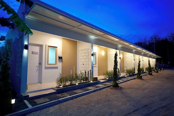 The Cozy Haus Airport,,2 star